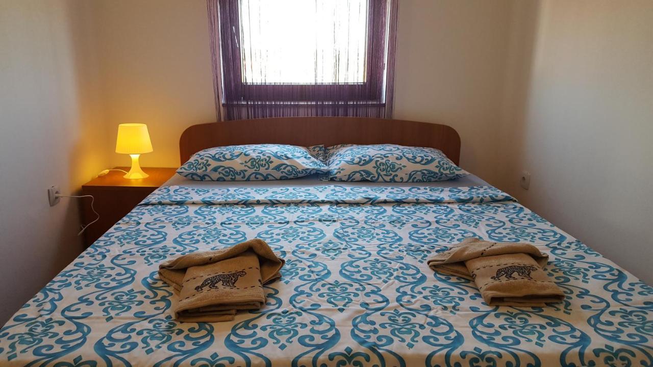 Apartmani Viktorija Fažana Eksteriør billede