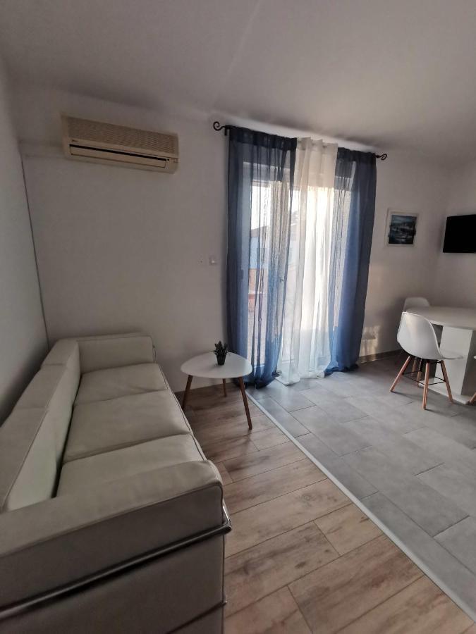 Apartmani Viktorija Fažana Eksteriør billede