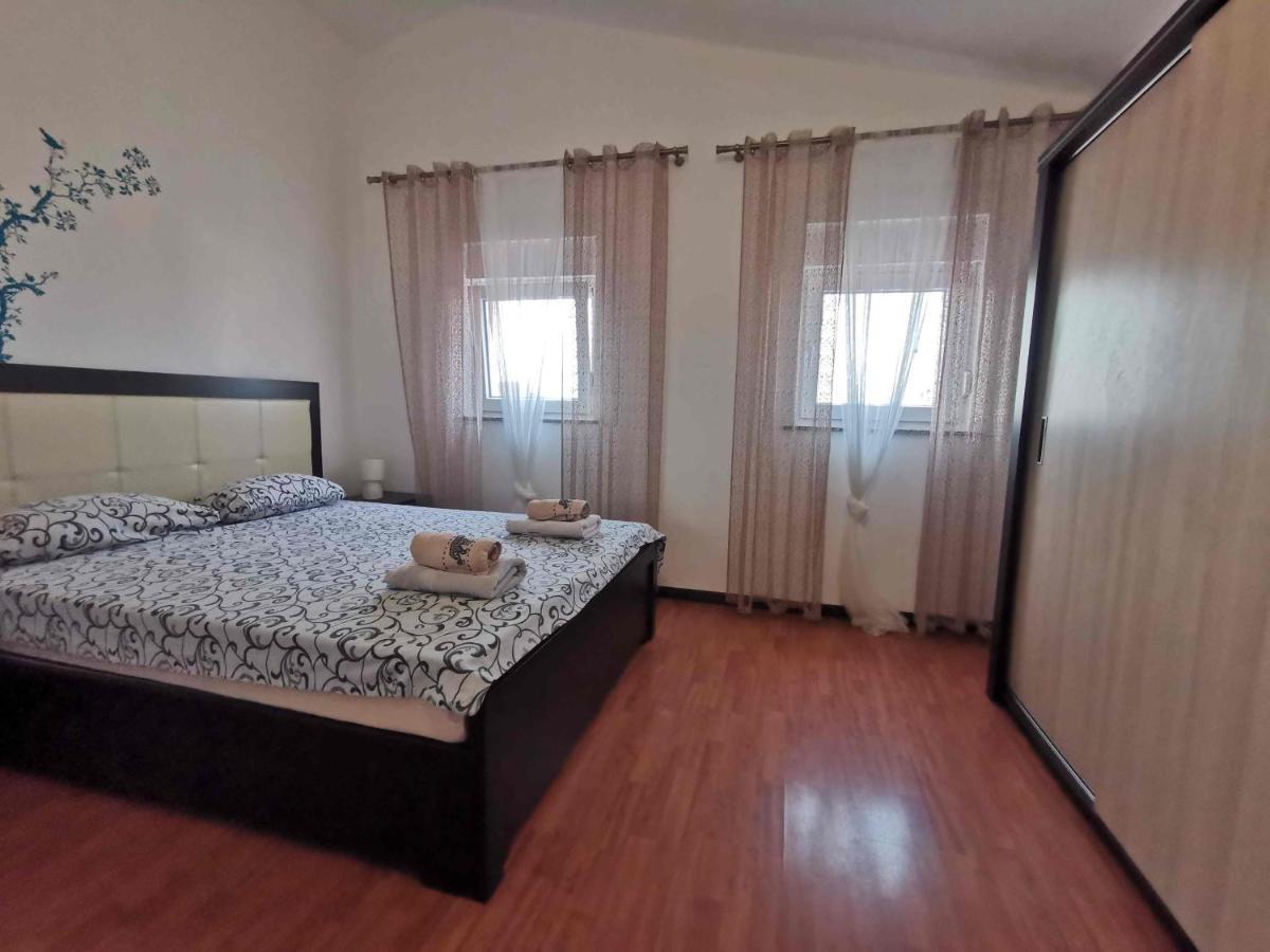 Apartmani Viktorija Fažana Eksteriør billede