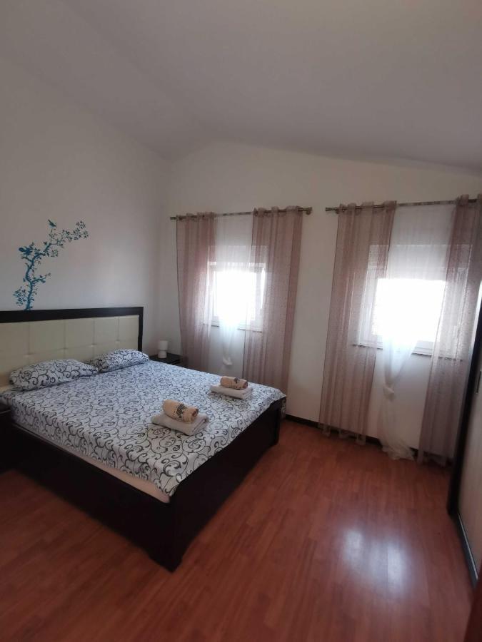 Apartmani Viktorija Fažana Eksteriør billede