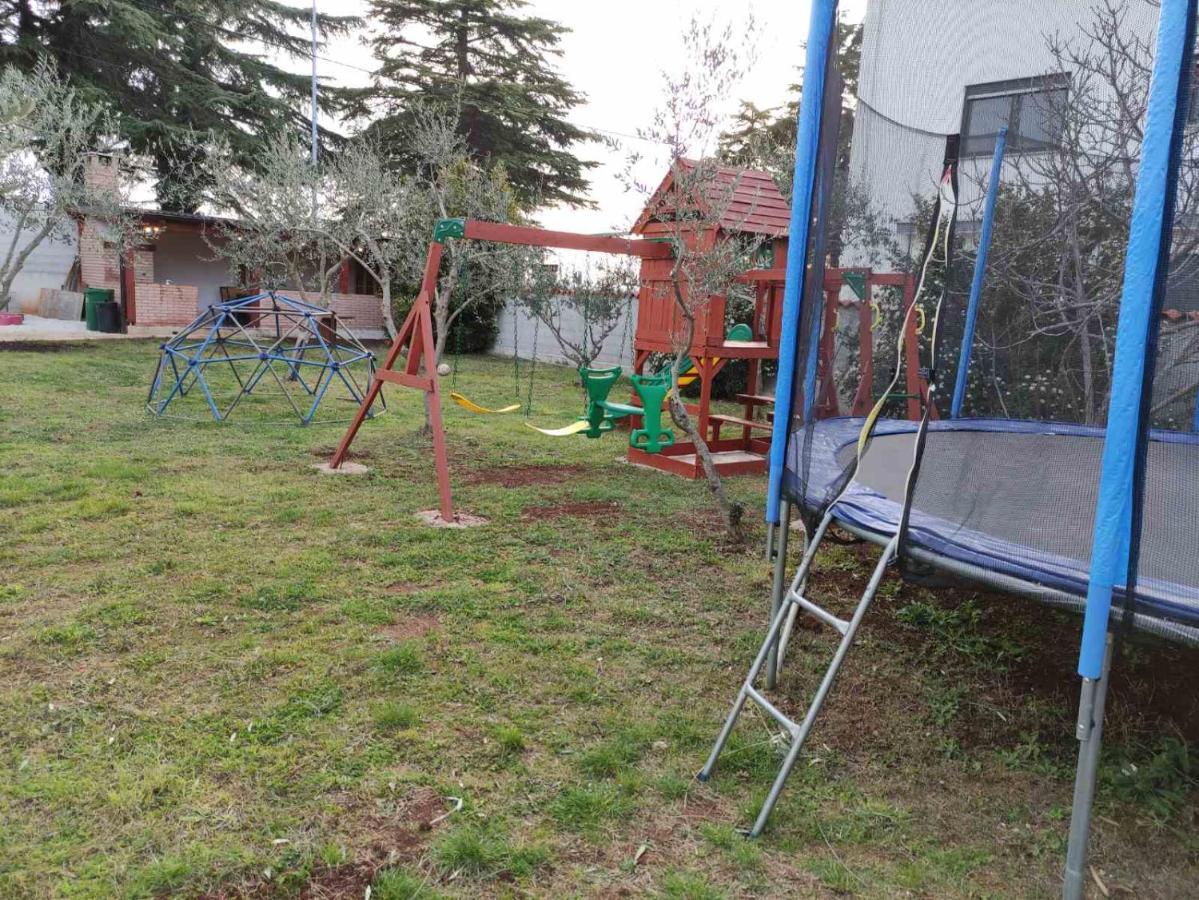 Apartmani Viktorija Fažana Eksteriør billede