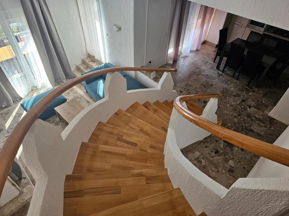 Apartmani Viktorija Fažana Eksteriør billede