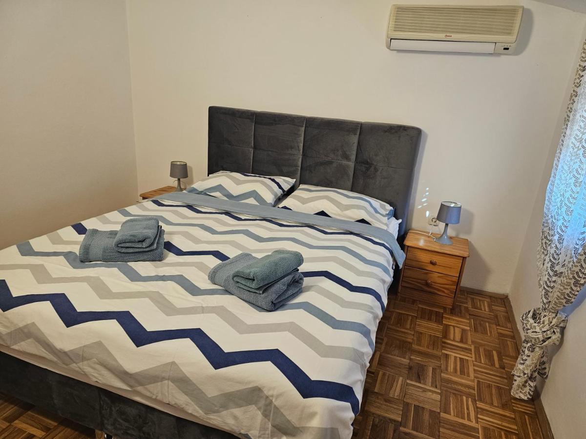 Apartmani Viktorija Fažana Eksteriør billede