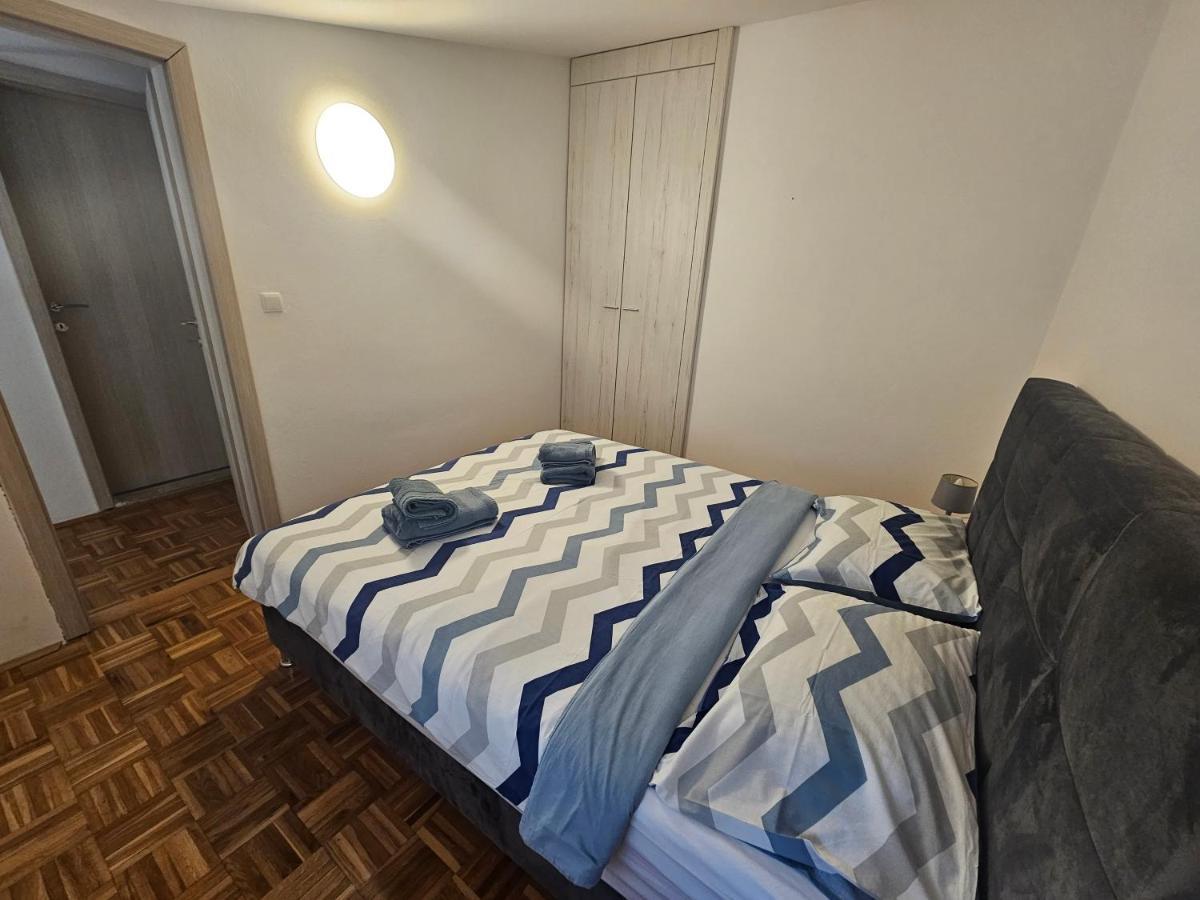 Apartmani Viktorija Fažana Eksteriør billede