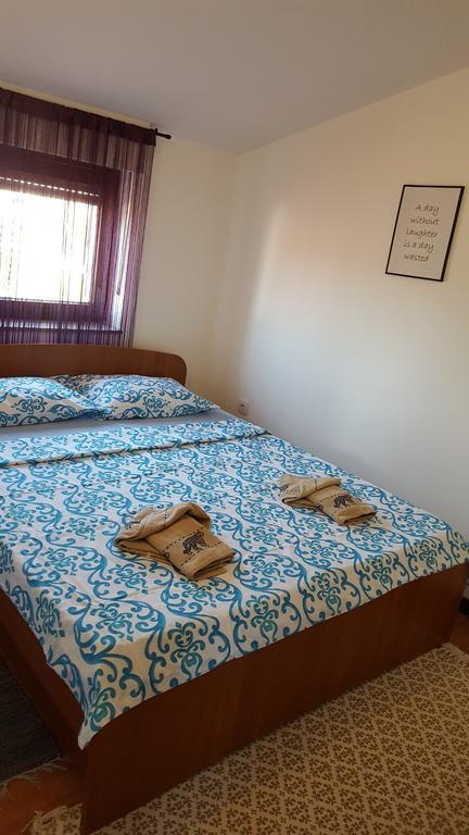 Apartmani Viktorija Fažana Eksteriør billede