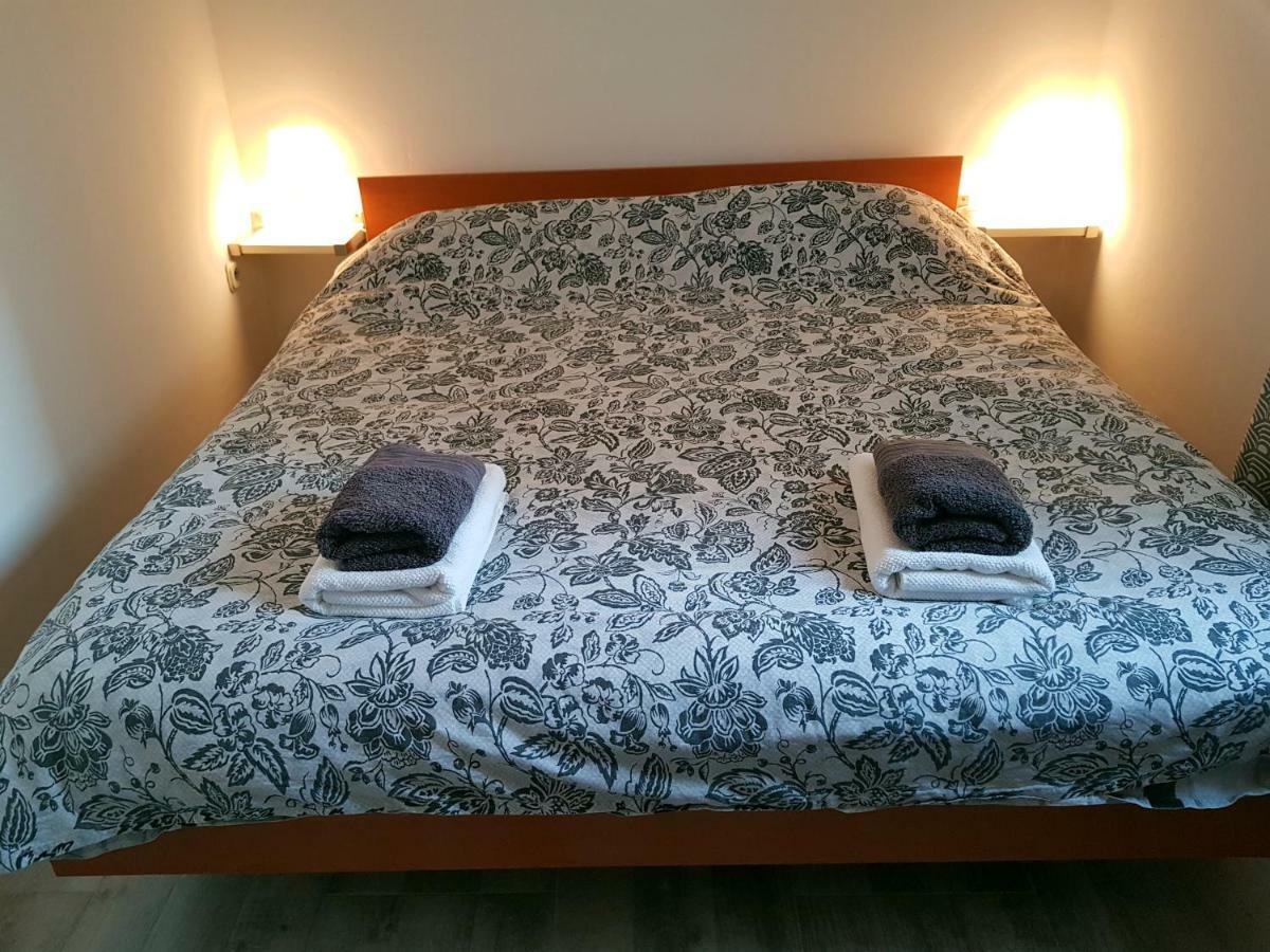 Apartmani Viktorija Fažana Eksteriør billede