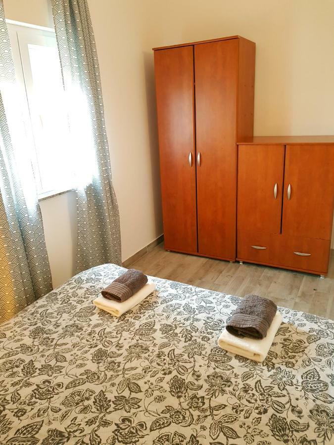 Apartmani Viktorija Fažana Eksteriør billede
